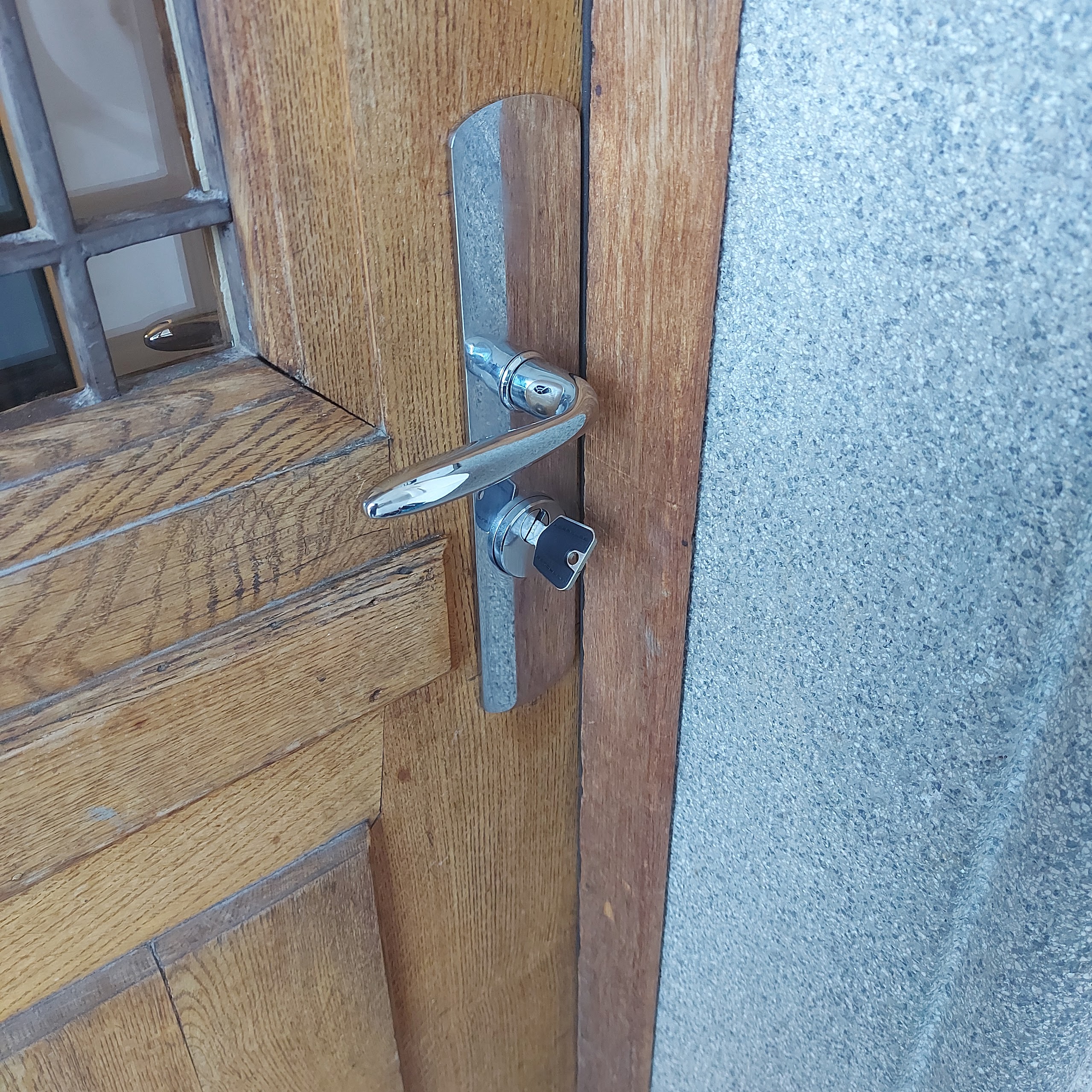 Ouverture de porte claquée à Lausanne – serrurier d’urgence 24h/24